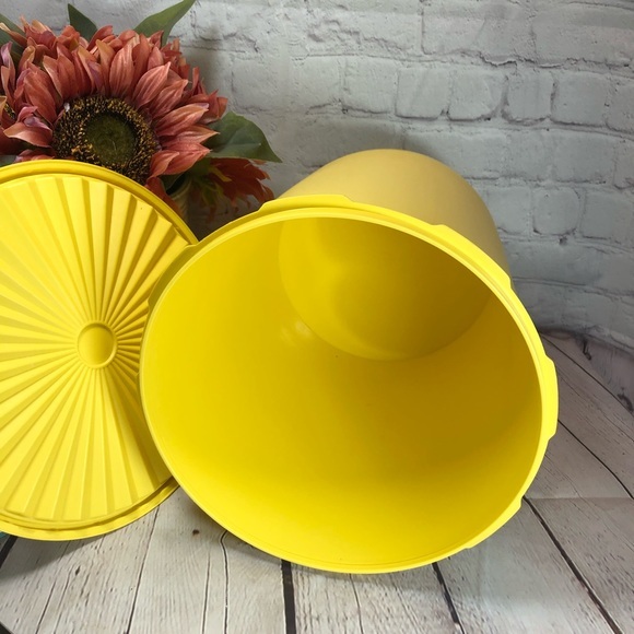 🛍🛍SOLD Vintage Tupperware MAXI canister 25cup - Picture 4 of 5